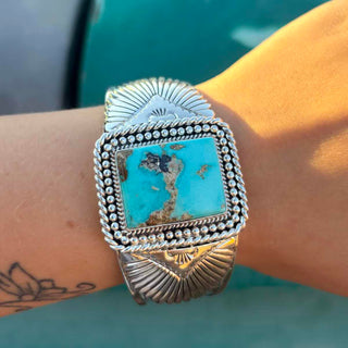 RTS ★ Ain't No Square Cuff