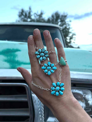 RTS ★ Peace Blossom Cluster Necklace