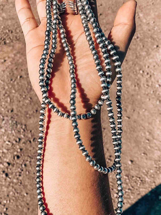 RTS ★ Not Your Grandmas Pearls 6mm