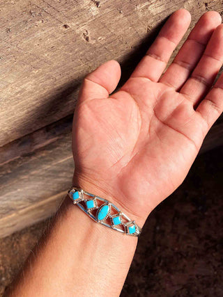 RTS ★ Diamond Hand Cuff