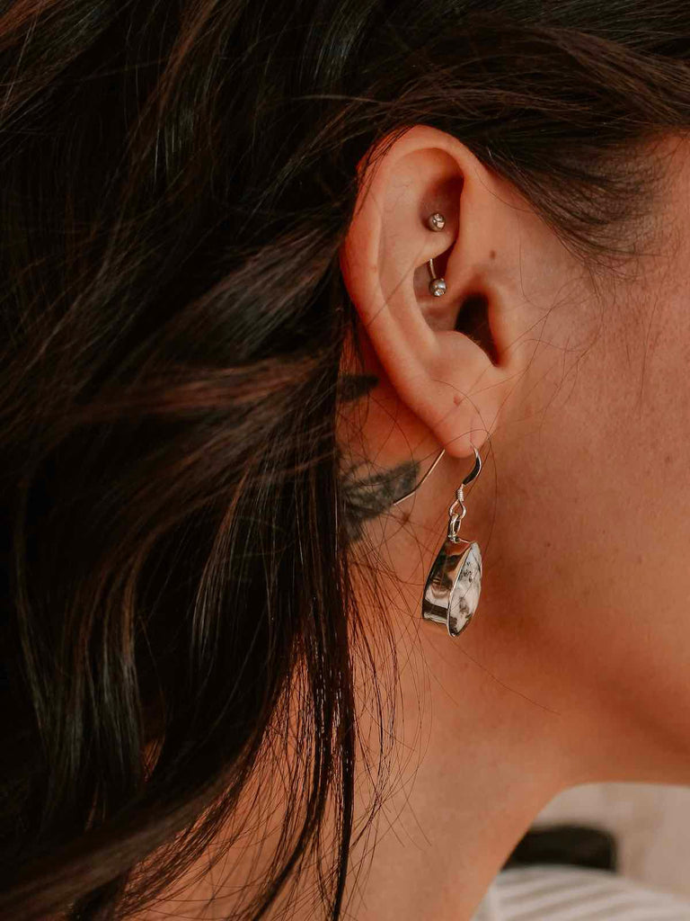 RTS ★ SADDLE UP ★ WHITE BUFFALO ★ EARRINGS+NECKLACE