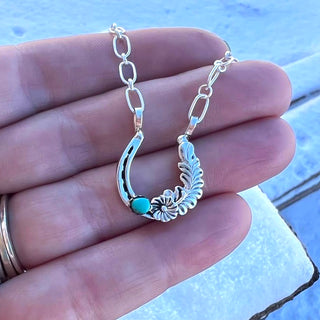 RTS ★ Floral Horseshoe Necklace